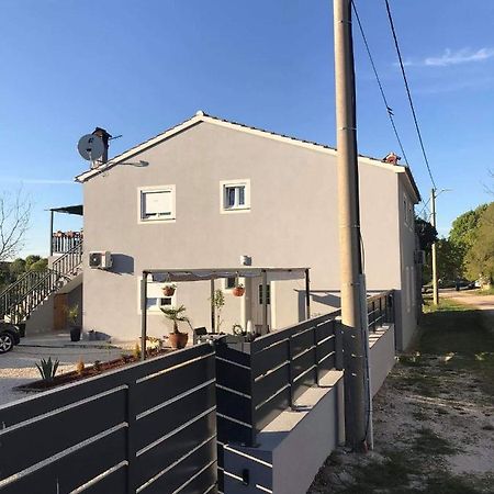 Apartmani Dokic Bale Buitenkant foto