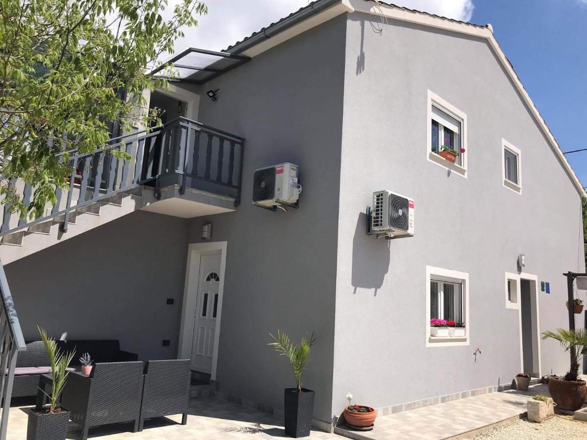 Apartmani Dokic Bale Buitenkant foto