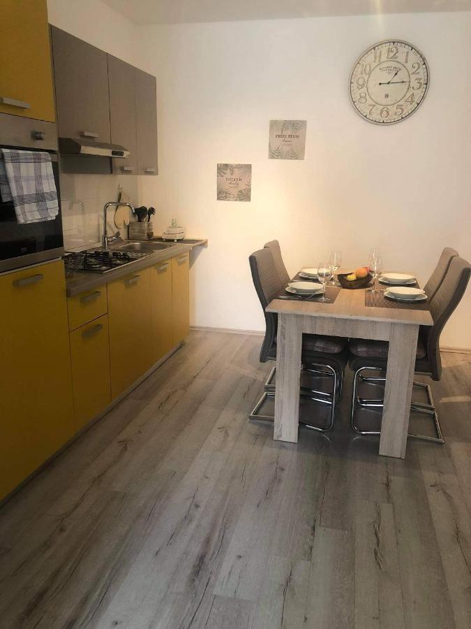 Apartmani Dokic Bale Buitenkant foto