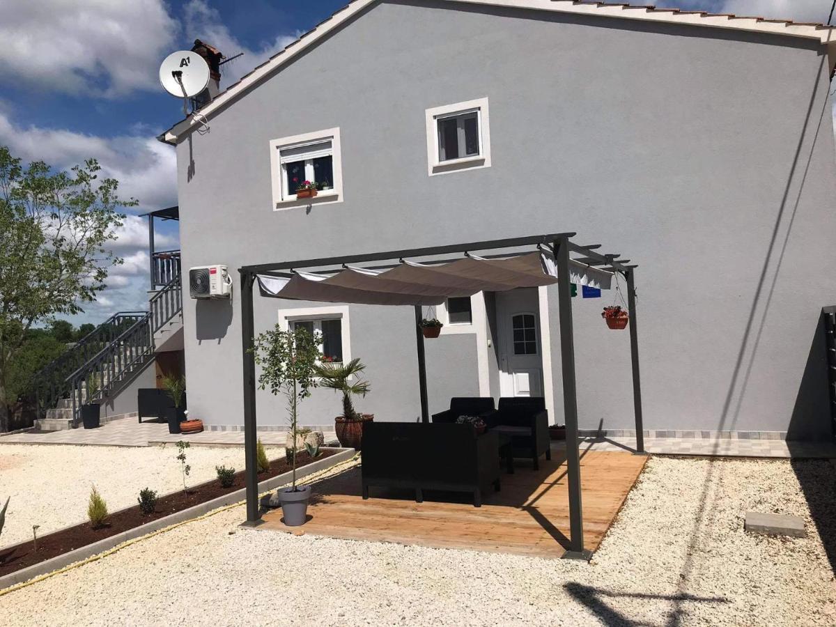 Apartmani Dokic Bale Buitenkant foto