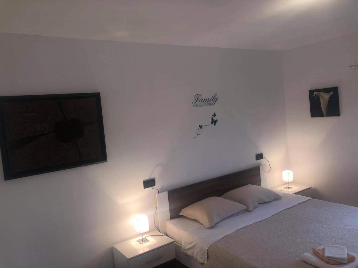 Apartmani Dokic Bale Buitenkant foto