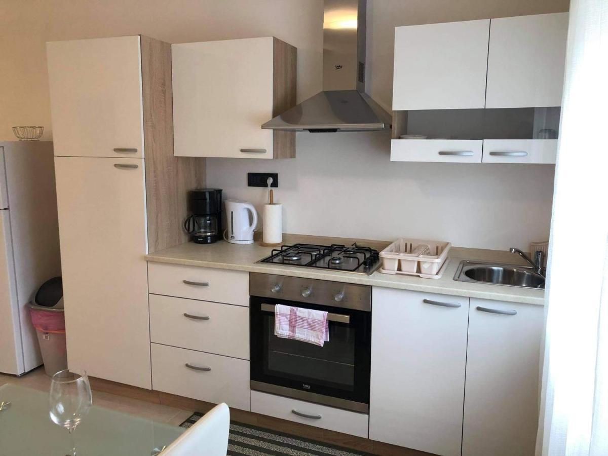 Apartmani Dokic Bale Buitenkant foto