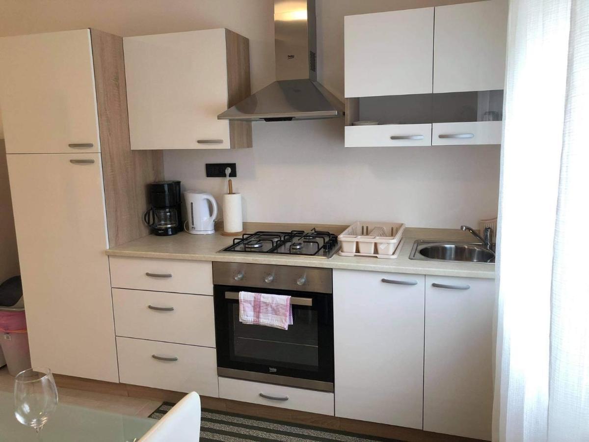 Apartmani Dokic Bale Buitenkant foto